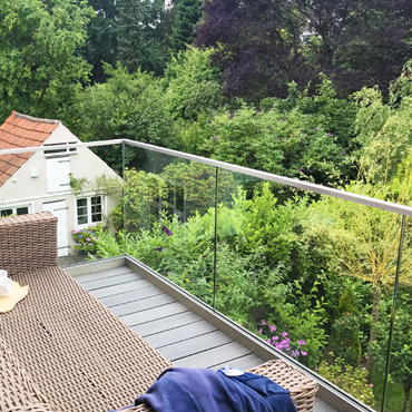 Glasbrüstung im Außenbereich